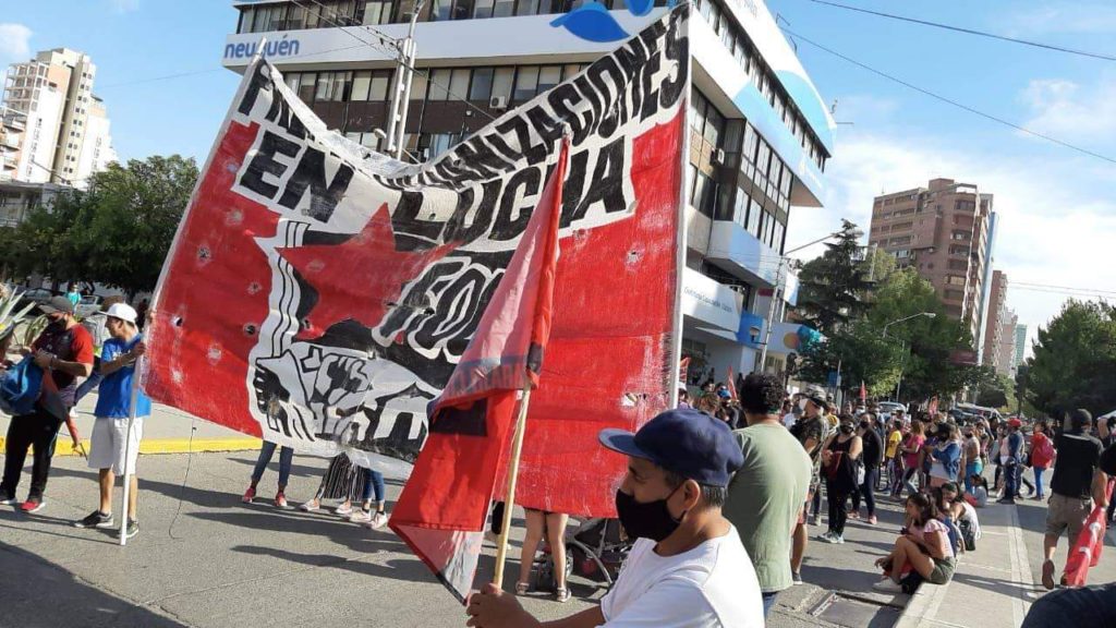 Agrupaciones sociales marchan al Palacio Municipal y el Municipio del Oeste