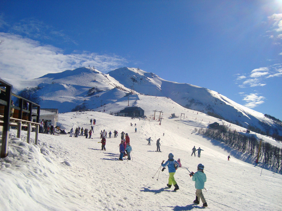 En Villa la Angostura se extiende la temporada de esquí hasta fines de septiembre