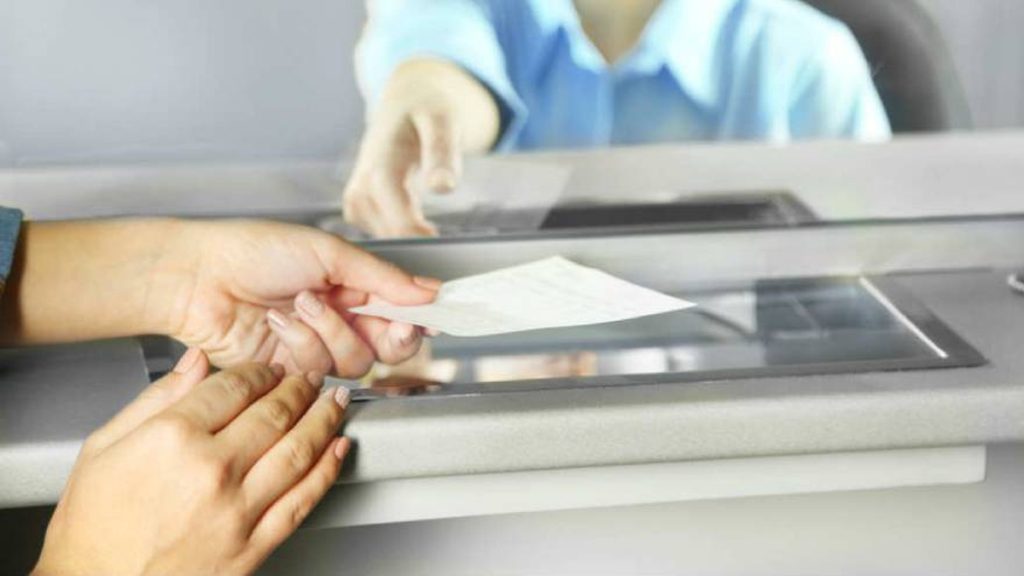 Incertidumbre total en el sector bancario por los despidos y retiros voluntarios