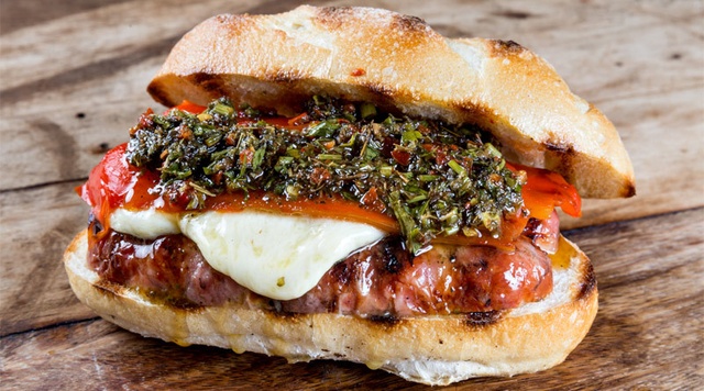 El choripán quedó en el puesto 4 como el mejor sándwich del mundo