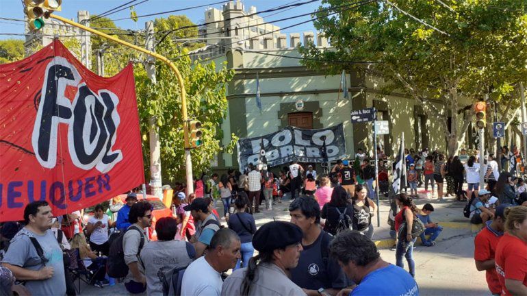 Movimientos sociales van a las puertas de Desarrollo Social