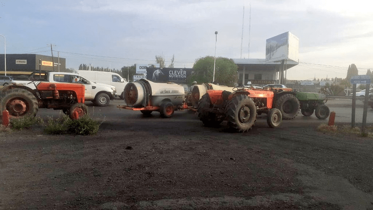 Chacareros protestaron en el Puente Carretero