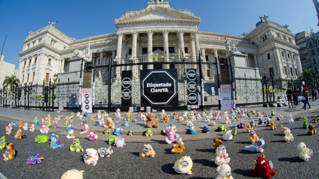 Diputados debate la ley de etiquetado frontal de alimentos