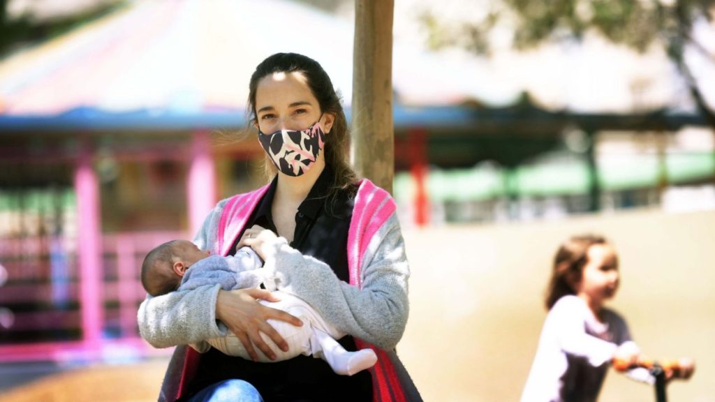 Cayó 18 puntos la participación de las mujeres con hijos en el mercado laboral