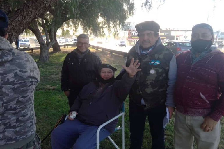 Veteranos se movilizan en el Puente Carretero