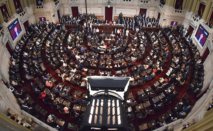El Gobierno extiende las sesiones ordinarias en el Congreso