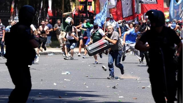 Condenaron a dos manifestantes de las protestas contra la reforma previsional de 2017