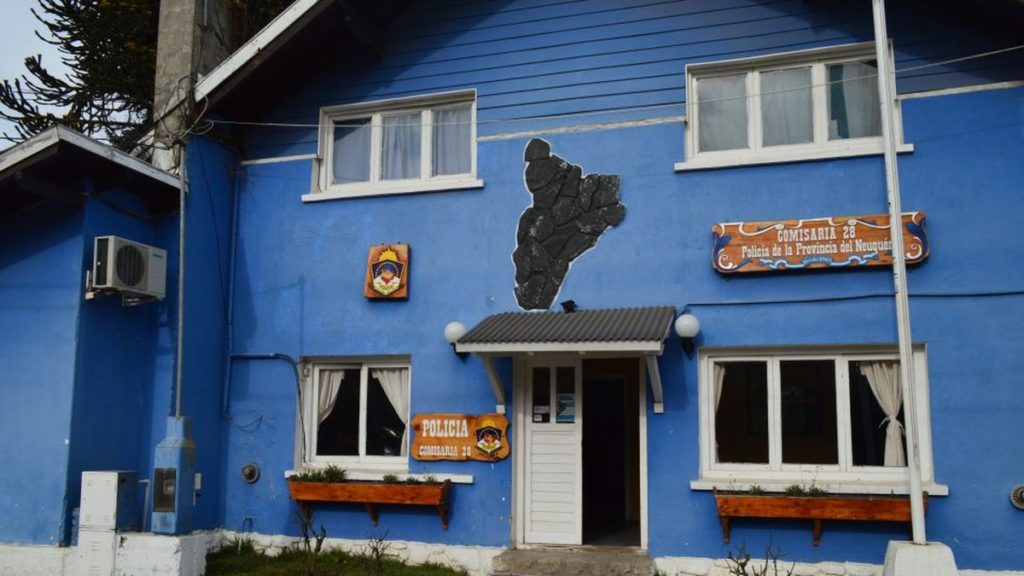 Pareja de Centenario fue demorada en San Martín de los Andes por robar en Villa La Angostura