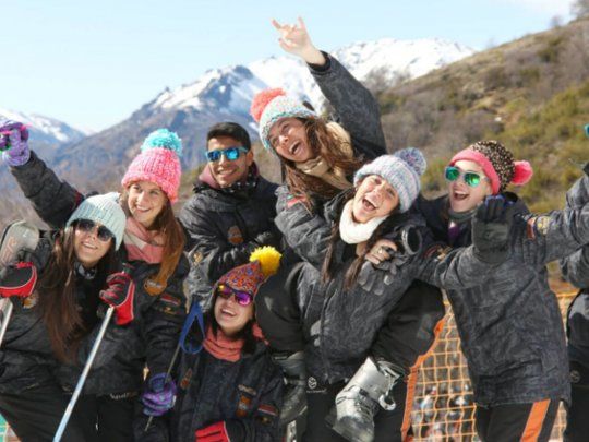 Ante el aumento de casos Bariloche suspendió los viajes de egresados