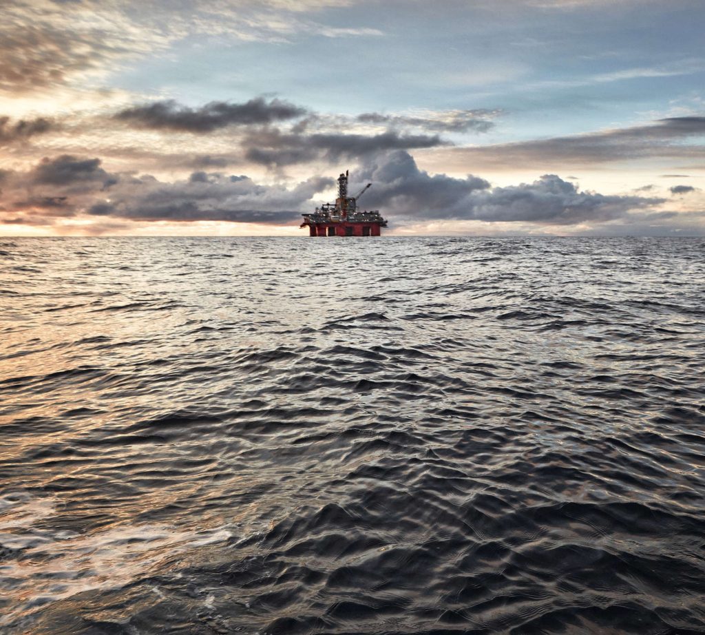 Argentina permite que se explore el mar en busca de petróleo