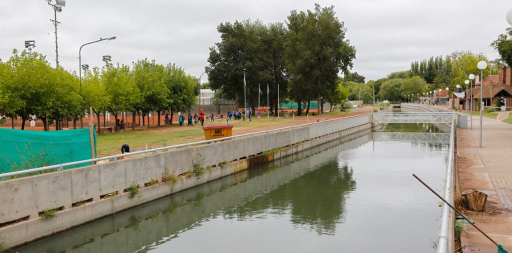 Se inauguró la segunda etapa de obras de saneamiento y embellecimiento del arroyo Durán