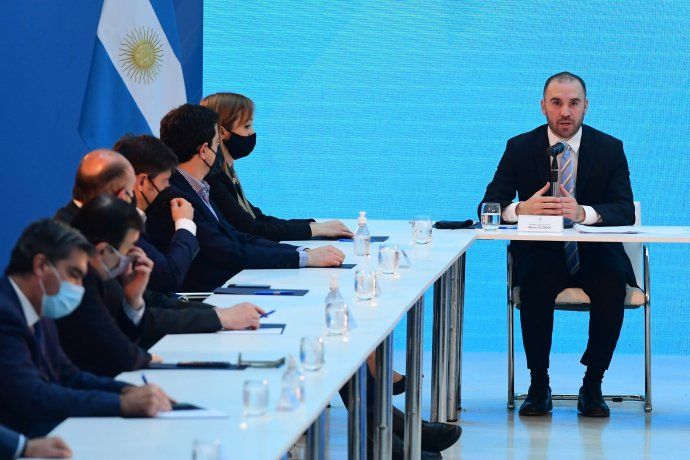 Guzmán informará a la oposición sobre el FMI la próxima semana