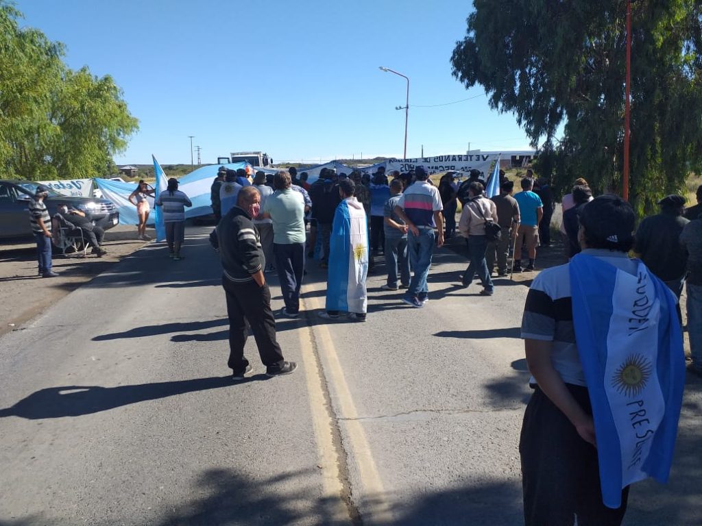 Choele Choel: Soldados continentales mantienen el corte en la Ruta 22