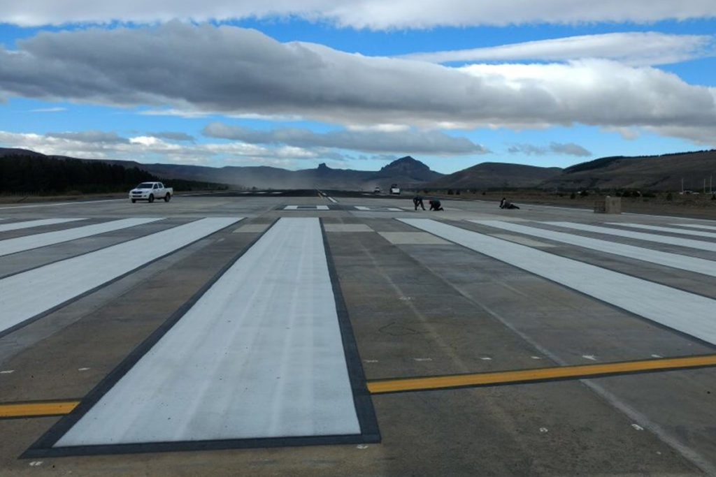 El aeropuerto de Chapelco busca sumar espacios en la pista para aviones comerciales