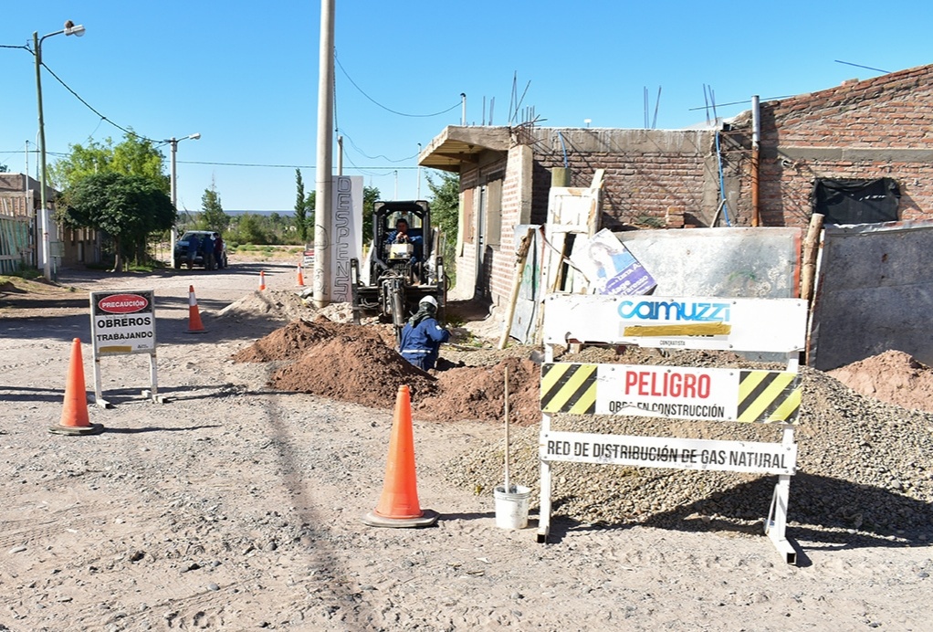Invierno sin frío: Conectarán 75 viviendas de Valentina Norte a la red de gas