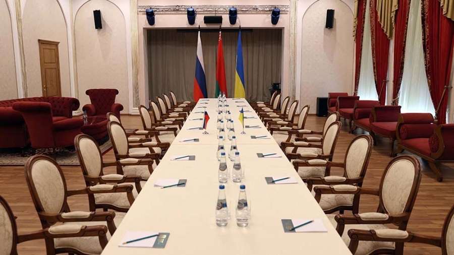 Voceros de Rusia y Ucrania negocian por el fin del conflicto bélico