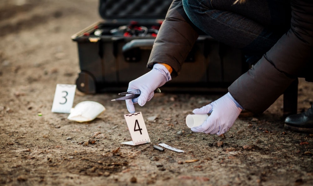 Tres delincuentes armados y encapuchados roban 80 mil dólares en violento asalto