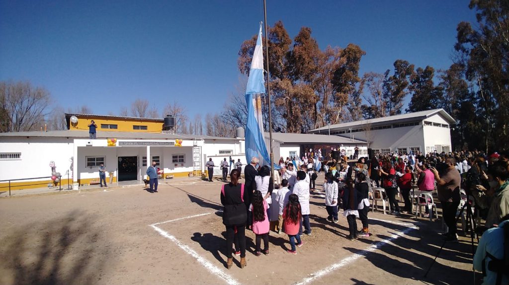 Vecinos de Cuatro Esquinas denuncian la falta de agua potable