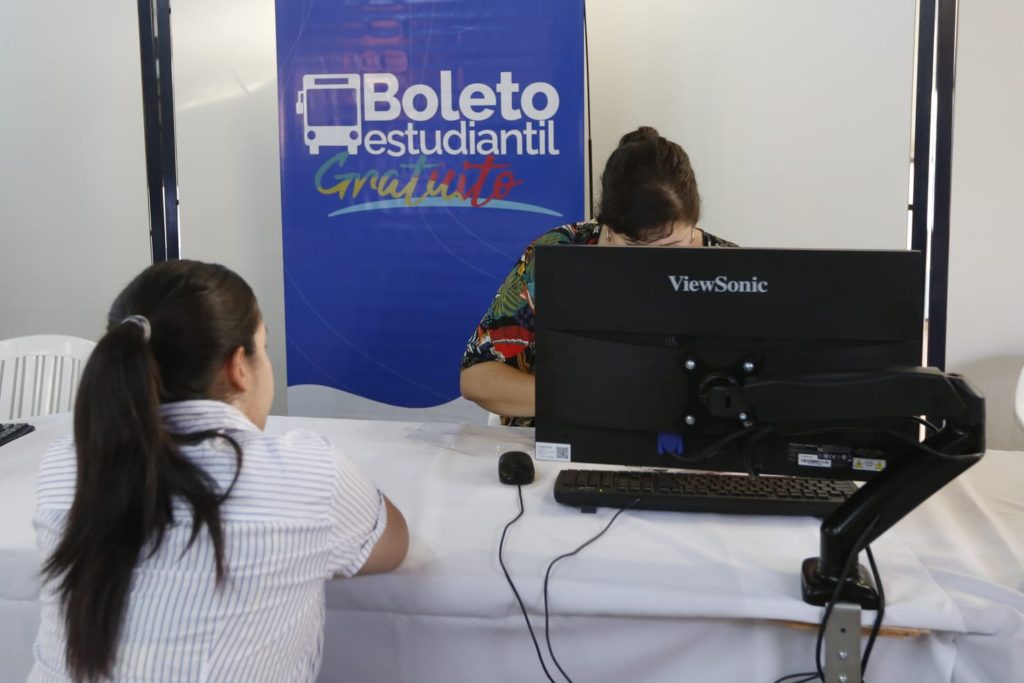 Alta demanda del boleto estudiantil gratuito