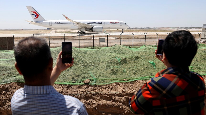 Sigue la búsqueda de la segunda caja negra del avión que se estrelló en China