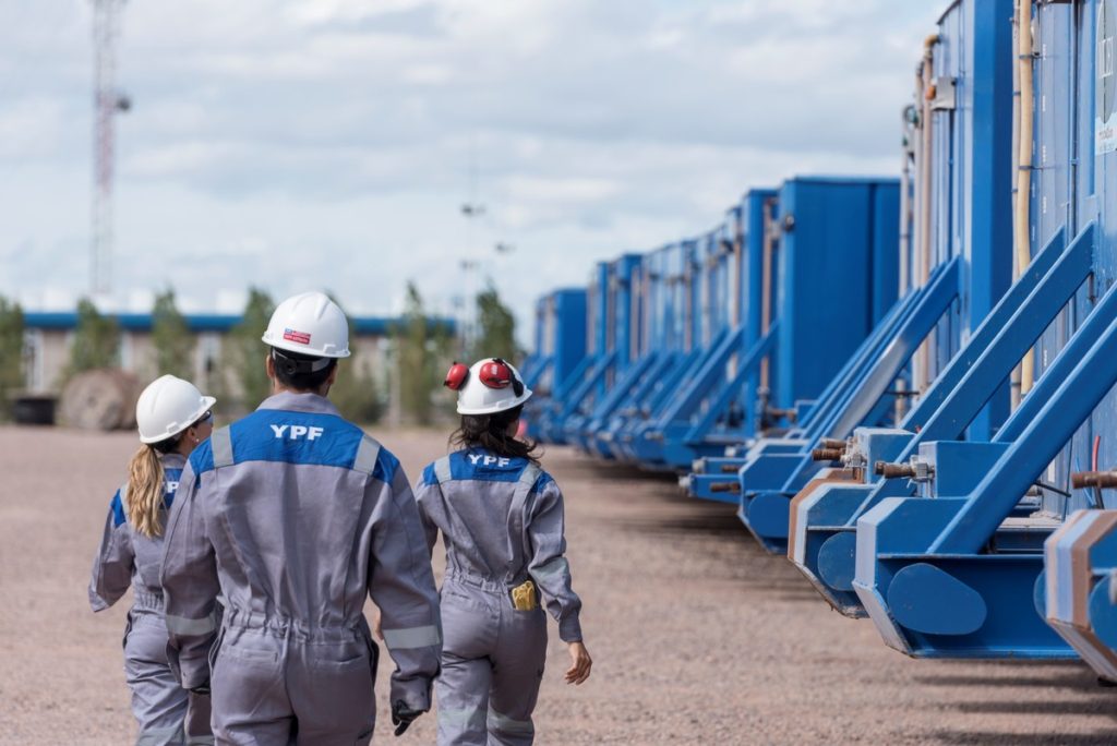 YPF cumplió 100 años de historia y habrá festejos en todo el país