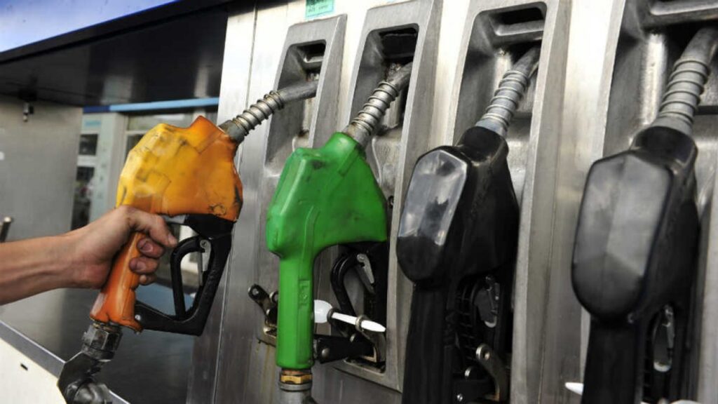 YPF aumentó 4% los combustibles tal lo acordado por las petroleras con el Gobierno