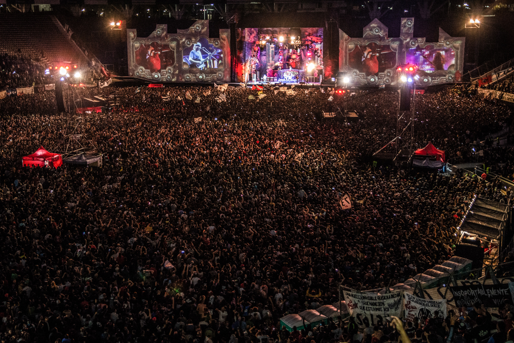 La Renga llenó el Estadio Único de La Plata con el mainstream en contra