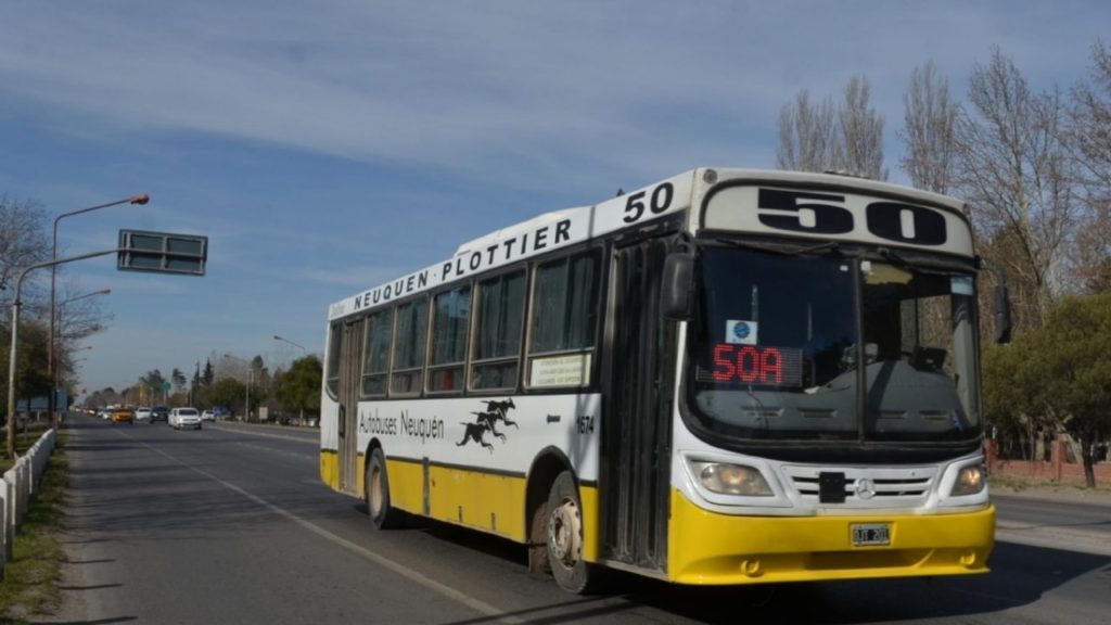 Plottier arranca la semana con un aumento en el pasaje del transporte público