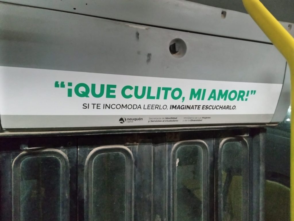 El municipio neuquino inició una campaña contra el acoso callejero en espacios públicos