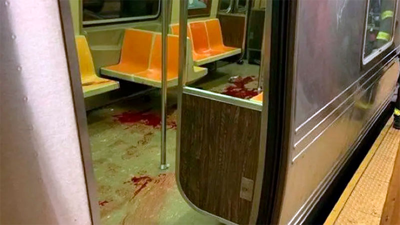 Nueva York: un hombre abrió fuego en el subte y dejó 16 heridos