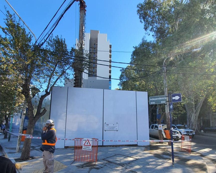 Una máquina constructora dejó sin luz a cientos de usuarios