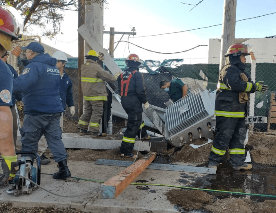 Un operario sufrió graves lesiones tras caerle un transformador encima