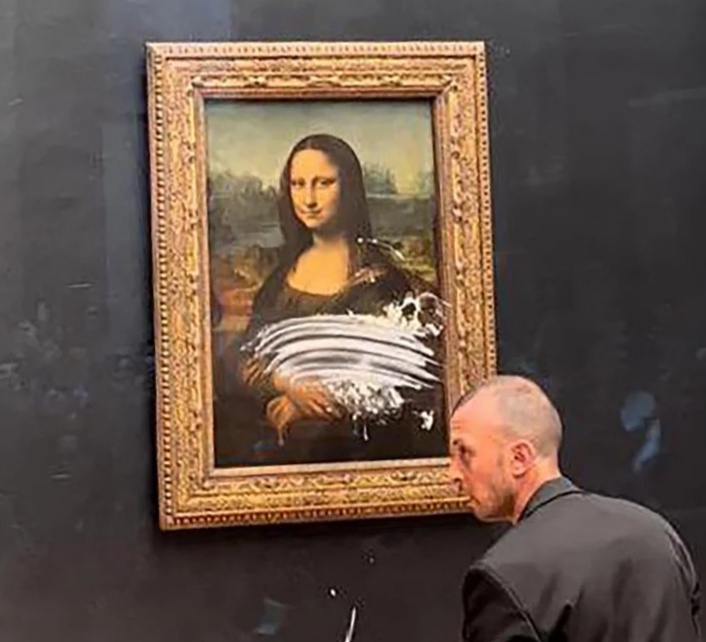 La Gioconda recibió un «pastelazo» en Francia