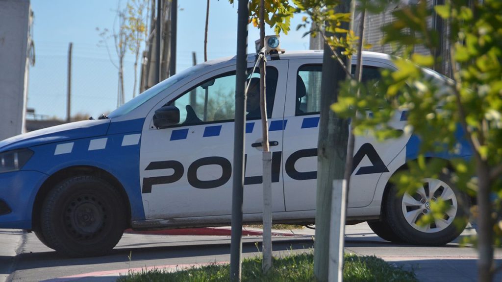 Una pareja fue asaltada a punta de pistola en el Paseo de la Costa