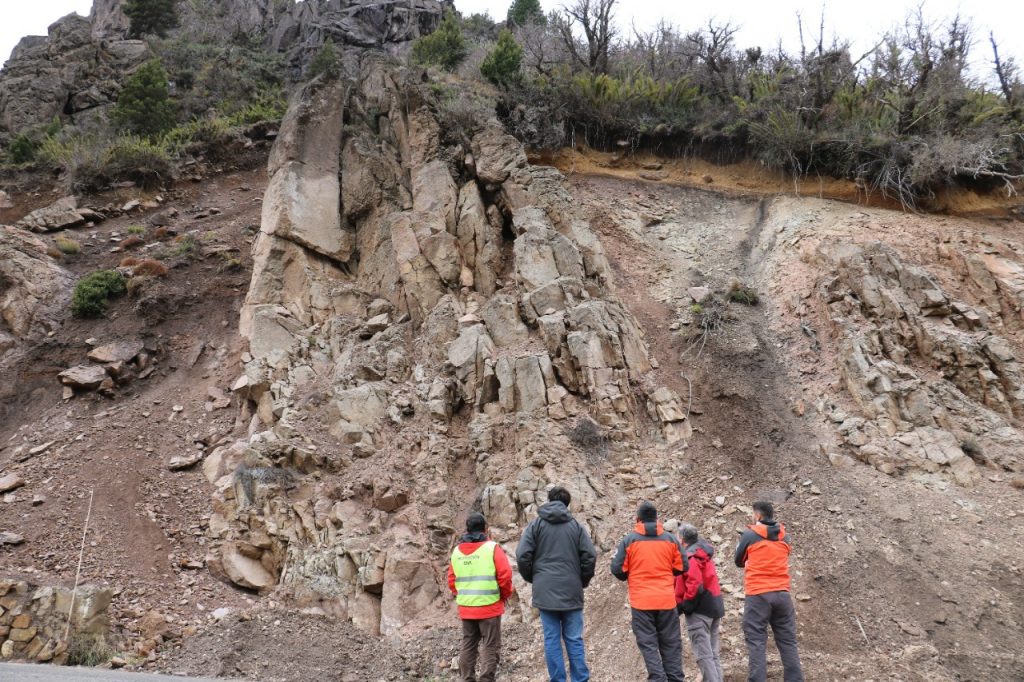 Evaluaron el riesgo por desprendimiento de rocas en Ruta de los Siete Lagos