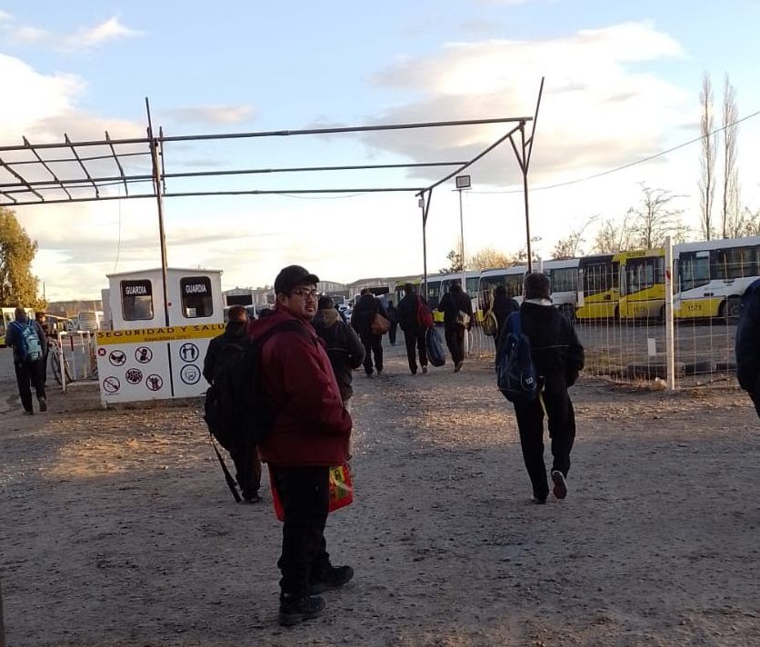 En el inicio de las clases más de 30 unidades de Autobuses Neuquén no salen a la calle