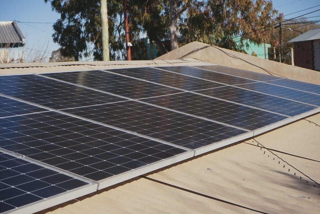 La comisión vecinal de Melipal funciona con energía solar