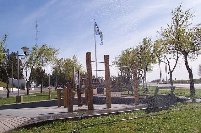 La promesa a la bandera en el Paseo Costero se retrasó por el mal tiempo