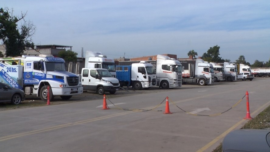 Transportistas tucumanos inician un paro por el faltante de gasoil