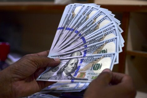 Turistas extranjeros podrán vender hasta US$ 5.000 al tipo de cambio financiero