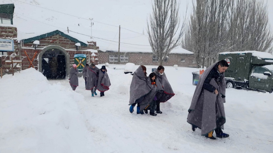 Evacuaron a cientos de personas varadas en la alta montaña en Mendoza