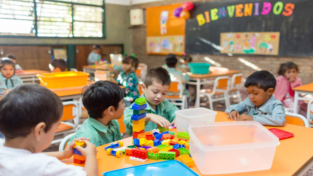 Terapeuta de niños presentó un proyecto para que se exija a docentes un certificado de aptitud psicológica