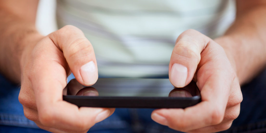 Video game te desafía a esquivar los baches de la ciudad