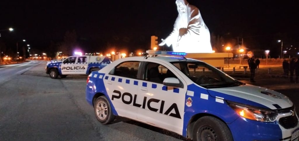 Policía terminó con 12 puntos en la cabeza tras recibir un piedrazo