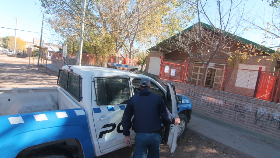 Autoridades educativas y la policía trabajan para garantizar la seguridad en las escuelas