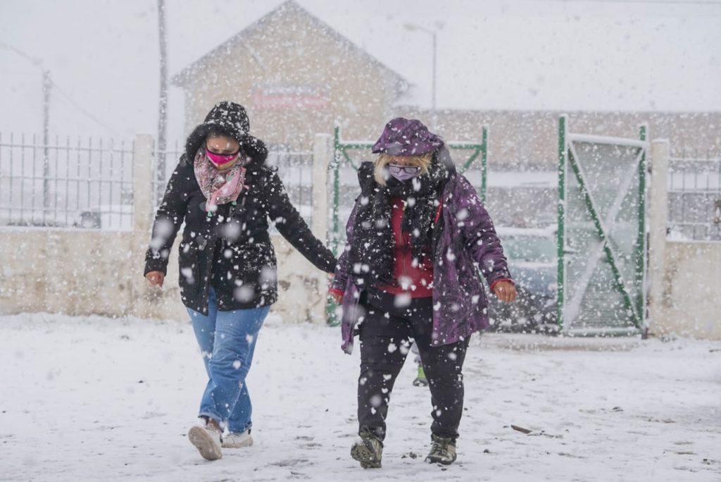 Por el intenso temporal suspenden las clases en Villa la Angostura y San Martín de los Andes