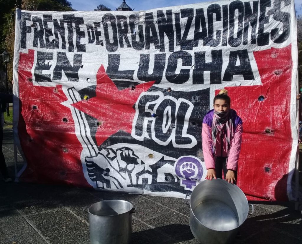 Organizaciones sociales reclaman el pago de los salarios populares
