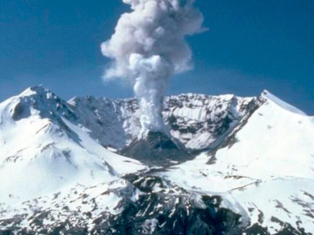 El Complejo Volcánico Nevados de Chillán continúa en alerta amarilla