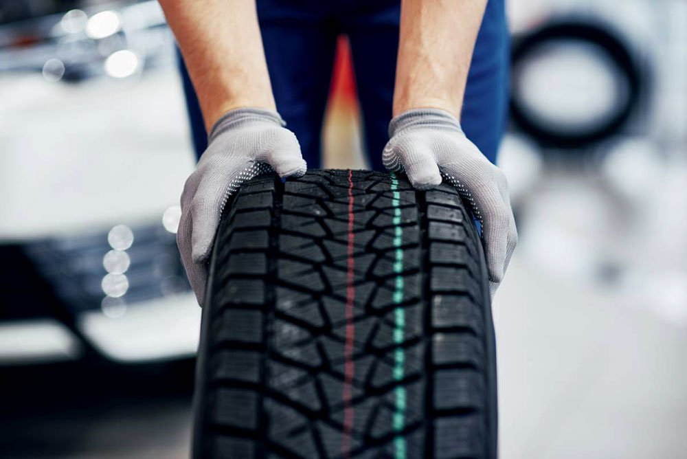 De no llegar a un acuerdo con los sindicatos, el Gobierno liberará la importación de neumáticos