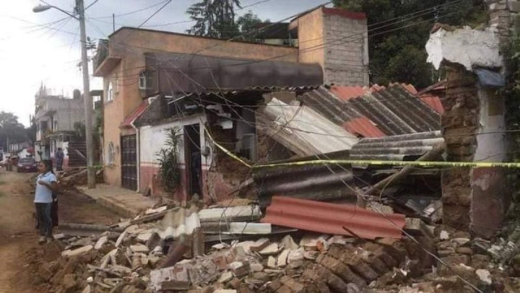 Un fuerte terremoto de 7,4 grados sacudió a México